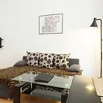 Apartments In Vienna Near Schoenbrunn & Westbahnhof - Keyless Check-In